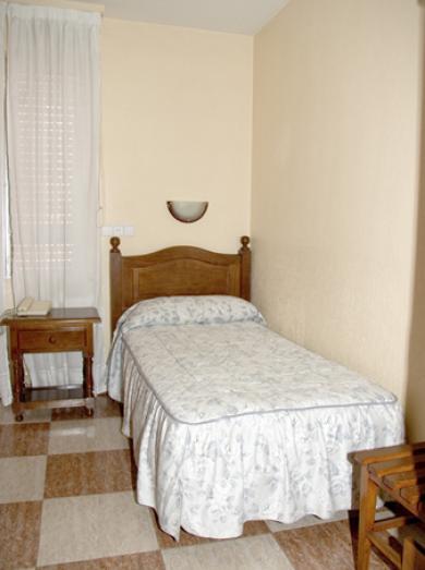 Hotel Sevilla Almería Oda fotoğraf